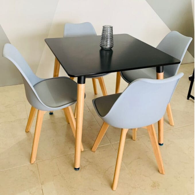 Comedor Eames 4 Personas – Mesa cuadrada