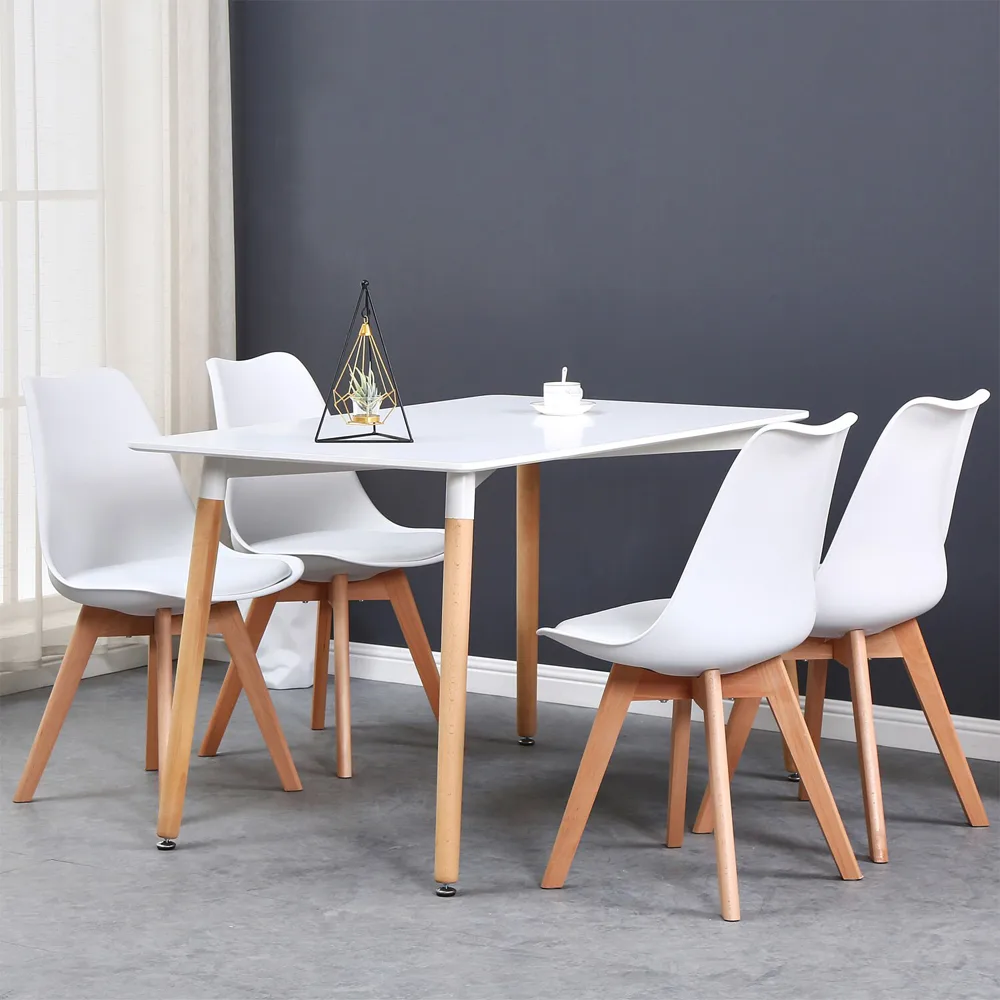 Silla Eames acolchonada
