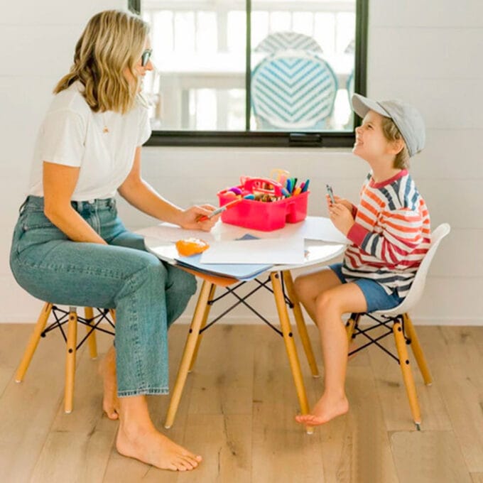 Comedor Eames Infantil - 2 Sillas